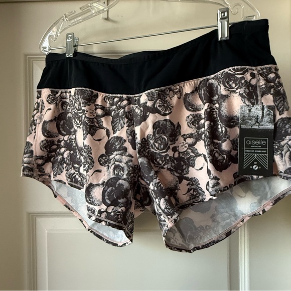 oiselle Pants - Oiselle Black and Pink Floral Shorts